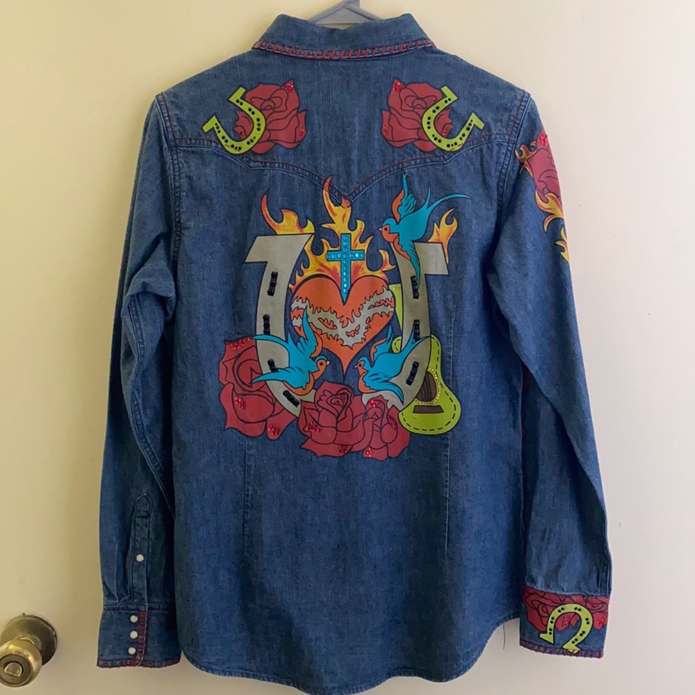 Women’s Size M Ariat denim pearl snap
